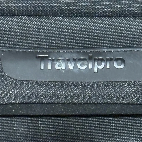 Travelpro Maxlite 5 Carry-On Rolling Garment Bag - Picture 4 of 14